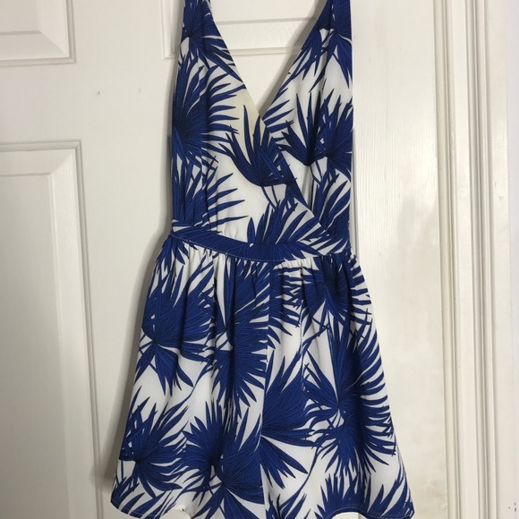 A blue and white romper - Picture 3 of 5